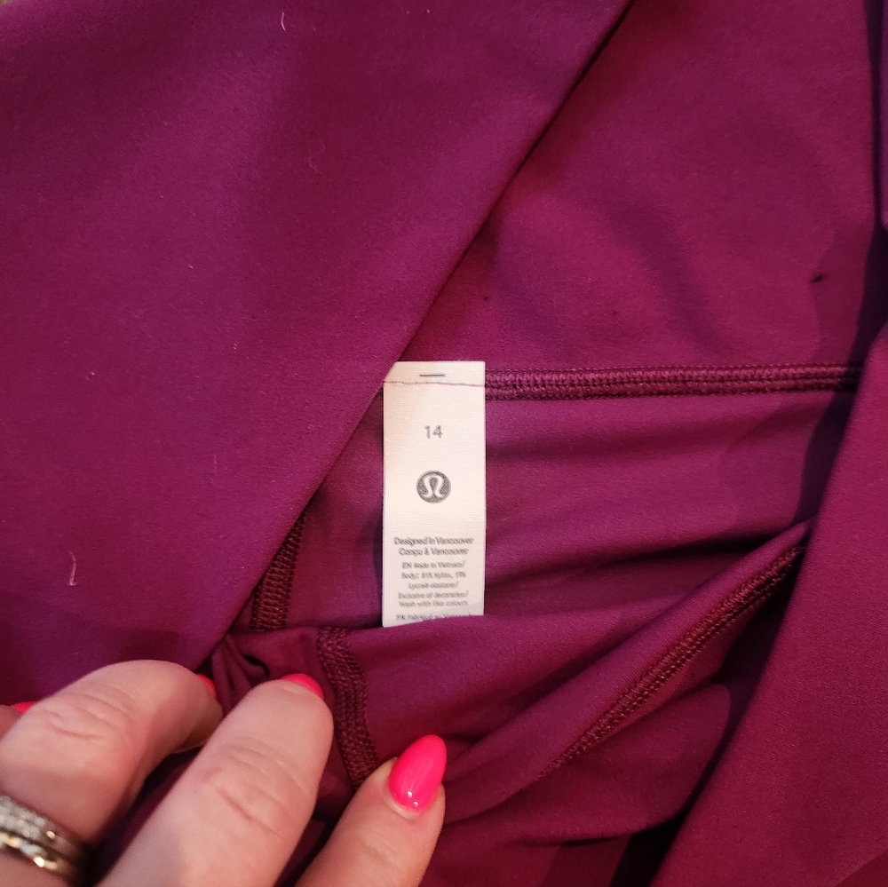 Lululemon NWT Chilled Grape Bike Shorts - Picture 3 of 4